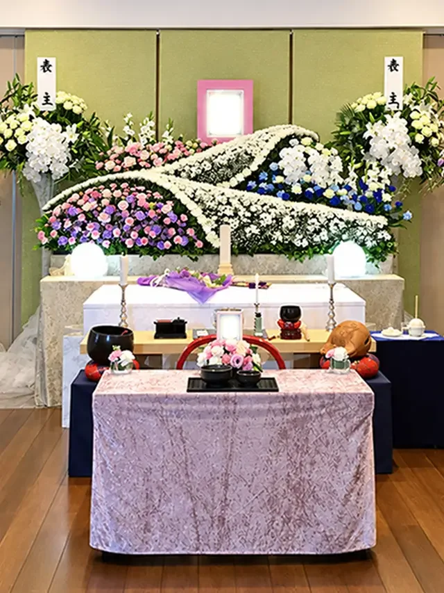 江東区葬儀社アスターが行うお葬式の祭壇